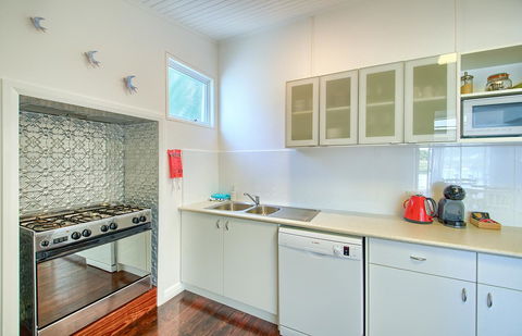 Jeffries Cottage - Accommodation Redcliffe 14