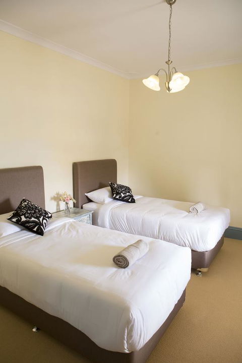 Spencer Cottage - Accommodation Redcliffe 5