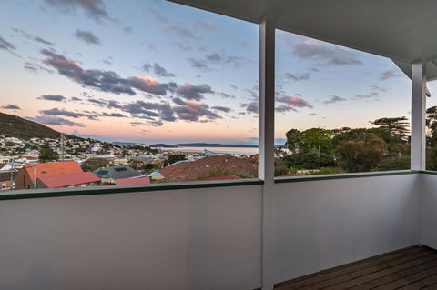 Serpentine Rose - Accommodation Redcliffe 17