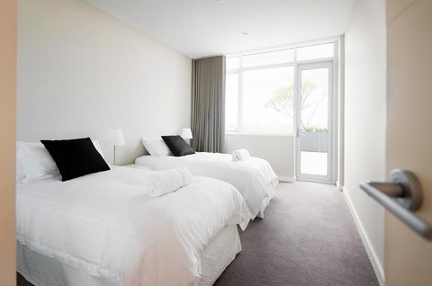 Claremont Quarter Luxury Apartment - Accommodation Redcliffe 4