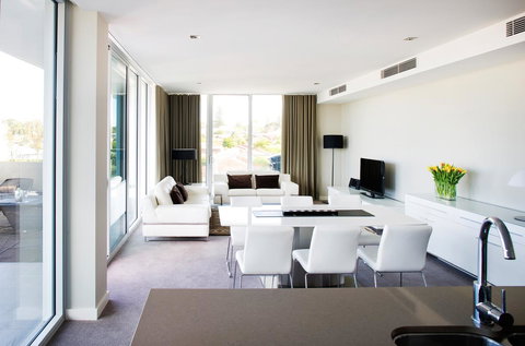 Claremont Quarter Luxury Apartment - Accommodation Redcliffe 5