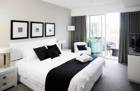 Claremont Quarter Luxury Apartment - Accommodation Redcliffe 2
