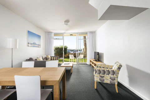 Be. Fremantle - Accommodation Redcliffe 2