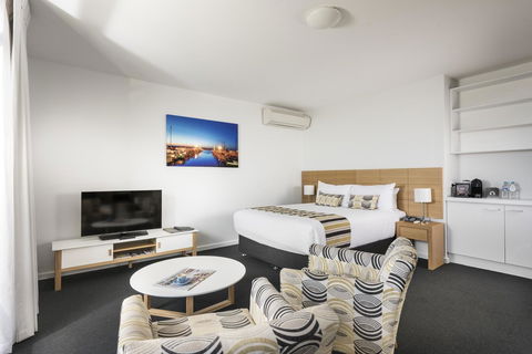 Be. Fremantle - Accommodation Redcliffe 3