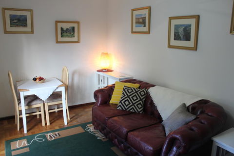 Jacaranda Hideaway Bed & Breakfast - Accommodation Redcliffe 6
