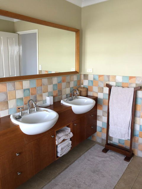 Mullaloo Beachfront Retreat - Accommodation Redcliffe 7