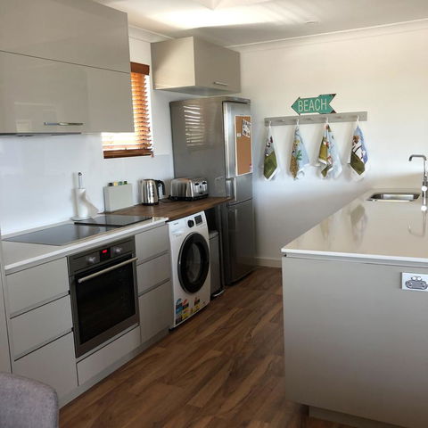 Mullaloo Beachfront Retreat - Accommodation Redcliffe 5