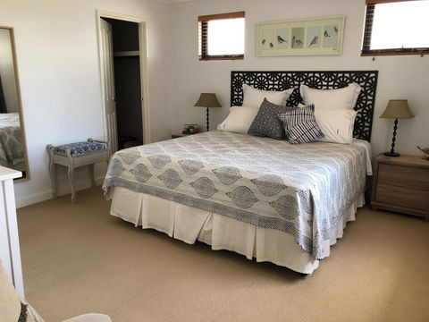 Mullaloo Beachfront Retreat - Accommodation Redcliffe 6