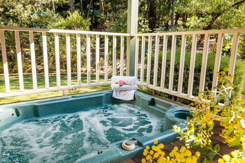 Riverglen Chalets - Accommodation Redcliffe 2