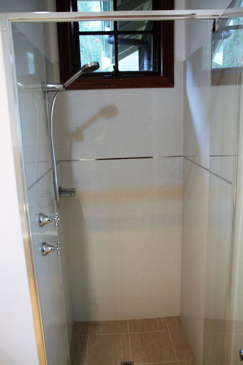 Riverglen Chalets - Accommodation Redcliffe 11