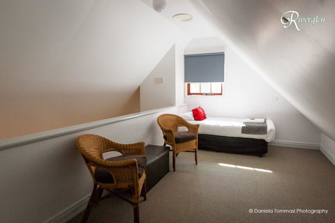 Riverglen Chalets - Accommodation Redcliffe 33