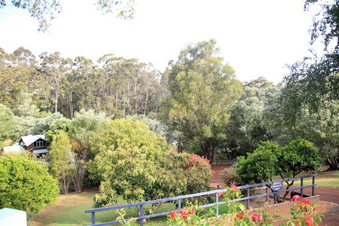 Riverglen Chalets - Accommodation Redcliffe 10