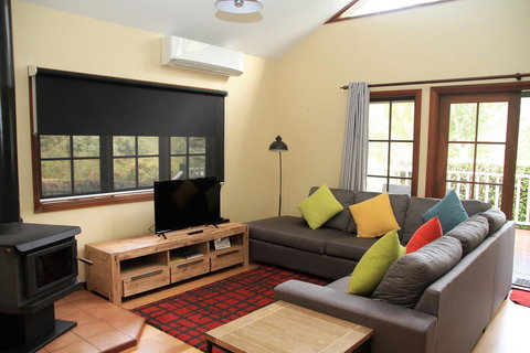 Riverglen Chalets - Accommodation Redcliffe 13