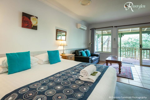 Riverglen Chalets - Accommodation Redcliffe 40