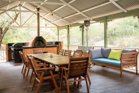 Riverglen Chalets - Accommodation Redcliffe 4