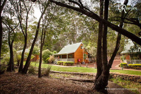 Riverglen Chalets - Accommodation Redcliffe 26