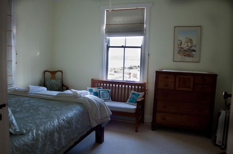 Lotti's House - Accommodation Redcliffe 4
