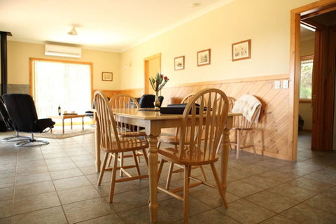 Riverside Retreat Chalets, Walpole - Accommodation Redcliffe 10