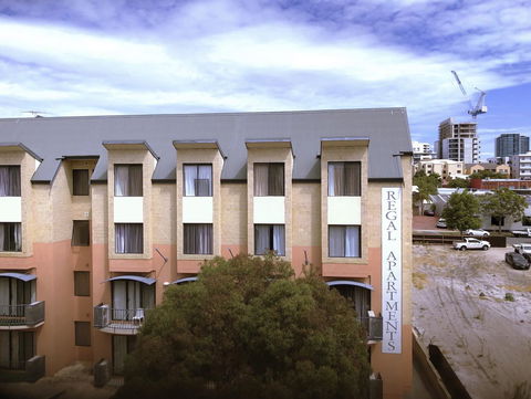Regal Apartments - Accommodation Redcliffe 2