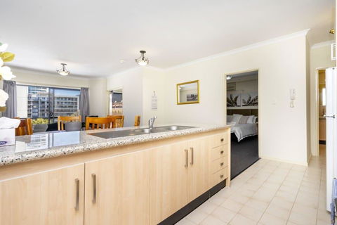 Oversized Eastend Sleeps 6 Free PARKING+POOL WIFI - Accommodation Redcliffe 39