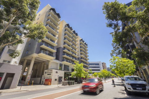 Oversized Eastend Sleeps 6 Free PARKING+POOL WIFI - Accommodation Redcliffe 24