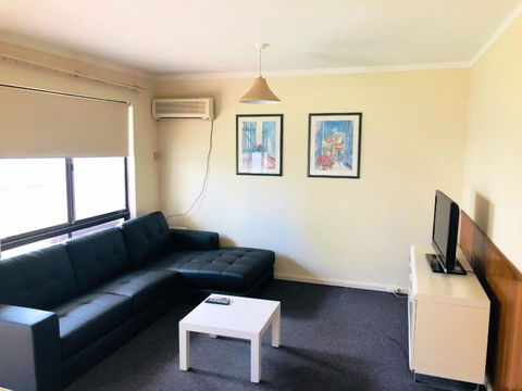 West Beach Lagoon 208 â€“ Great Value! - Accommodation Redcliffe 10