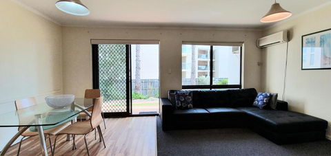 West Beach Lagoon 208 â€“ Great Value! - Accommodation Redcliffe 4