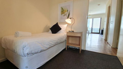 West Beach Lagoon 208 â€“ Great Value! - Accommodation Redcliffe 7