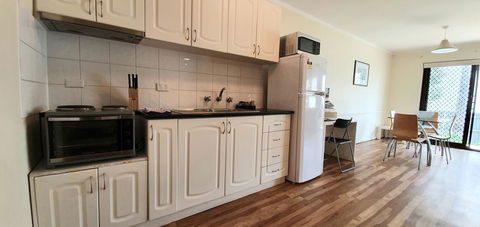 West Beach Lagoon 208 â€“ Great Value! - Accommodation Redcliffe 11
