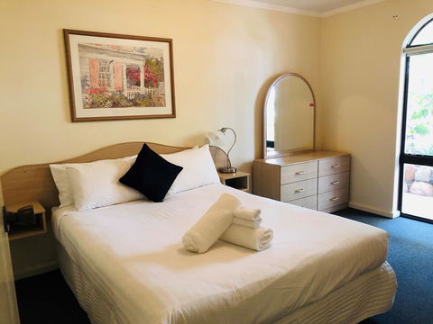 West Beach Lagoon 208 â€“ Great Value! - Accommodation Redcliffe 2