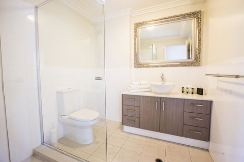 Zappeion Apartments - Accommodation Redcliffe 13