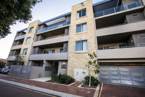 Zappeion Apartments - Accommodation Redcliffe 6