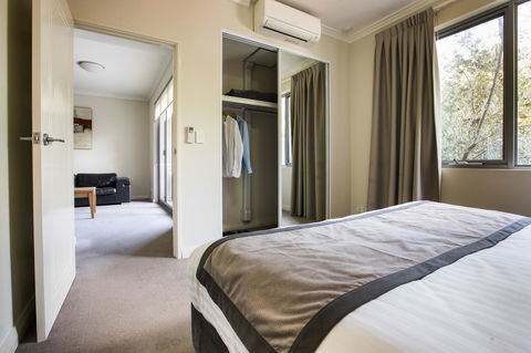 Zappeion Apartments - Accommodation Redcliffe 1