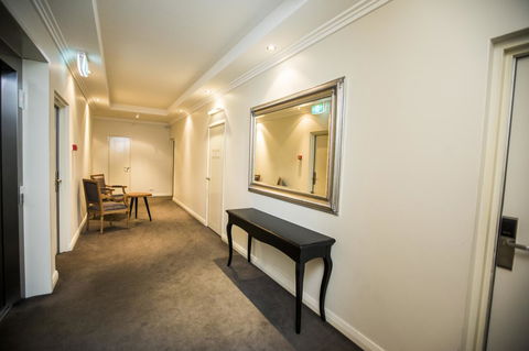Zappeion Apartments - Accommodation Redcliffe 4