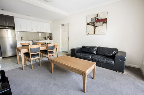 Zappeion Apartments - Accommodation Redcliffe 11