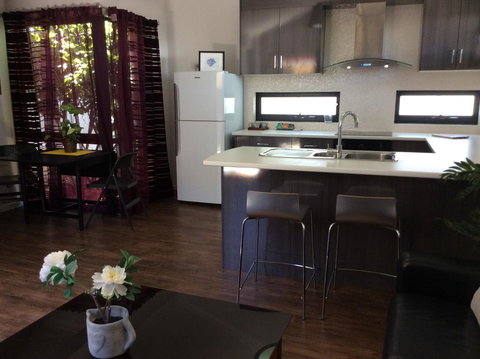 Como Retreat - Two Bedroom Villa - Accommodation Redcliffe 5