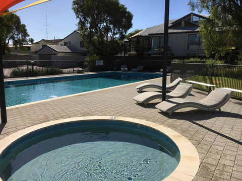 Geographe Bay Apartment - Accommodation Redcliffe 5