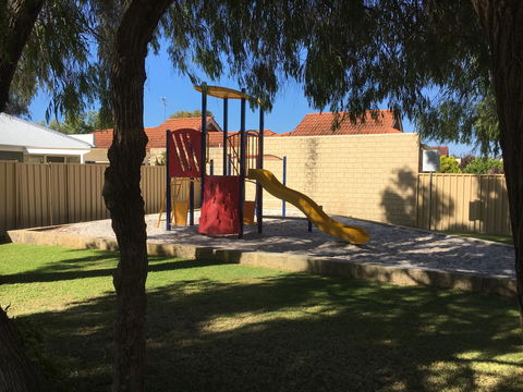Geographe Bay Apartment - Accommodation Redcliffe 8