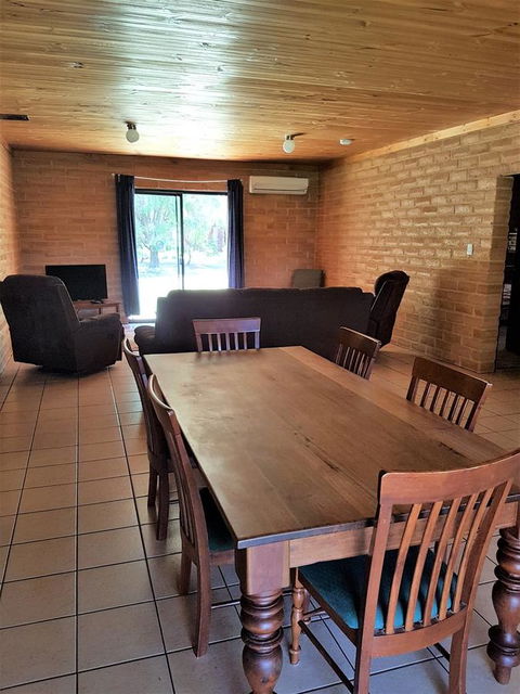 Turner Brook Chalet - Accommodation Redcliffe 10