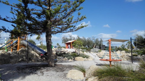 Alkimos Beach Cottage - Accommodation Redcliffe 14