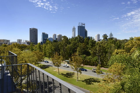 Sullivans Hotel - Accommodation Redcliffe 3