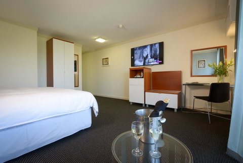 Sullivans Hotel - Accommodation Redcliffe 17