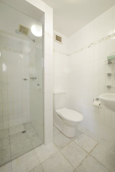 Sullivans Hotel - Accommodation Redcliffe 9