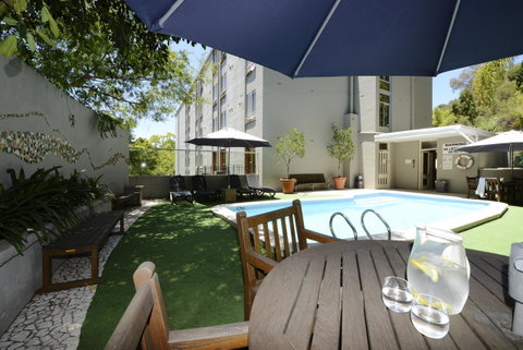 Sullivans Hotel - Accommodation Redcliffe 28