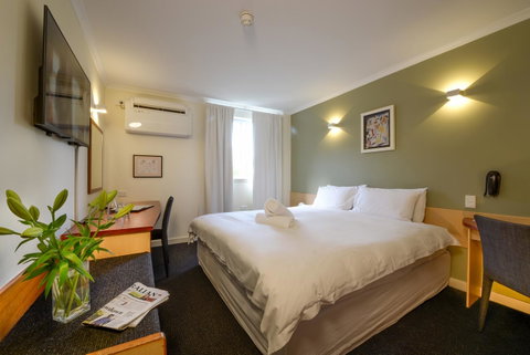 Sullivans Hotel - Accommodation Redcliffe 13