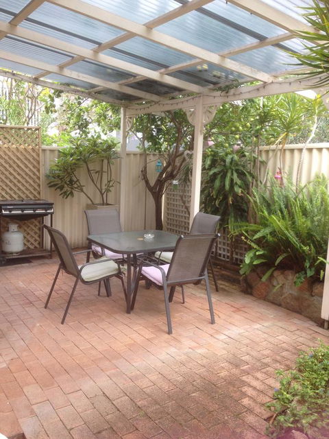 Leederville Townhouse - Accommodation Redcliffe 6
