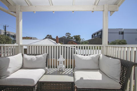 Leederville Townhouse - Accommodation Redcliffe 8