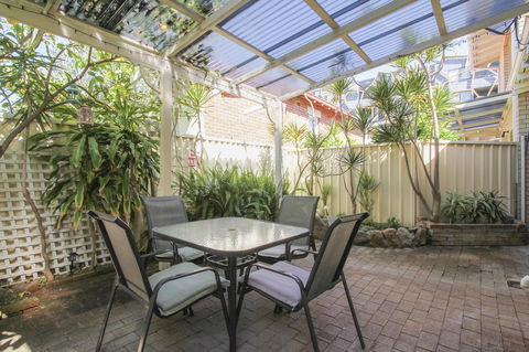 Leederville Townhouse - Accommodation Redcliffe 11