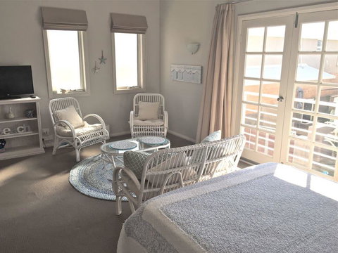 Fremantle Local Beach Studio - Accommodation Redcliffe 3