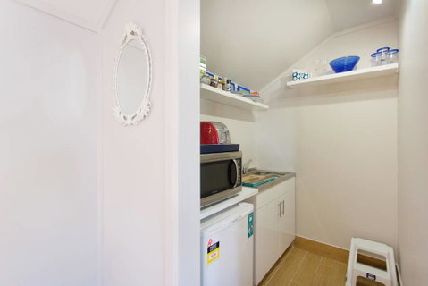 Fremantle Local Beach Studio - Accommodation Redcliffe 18